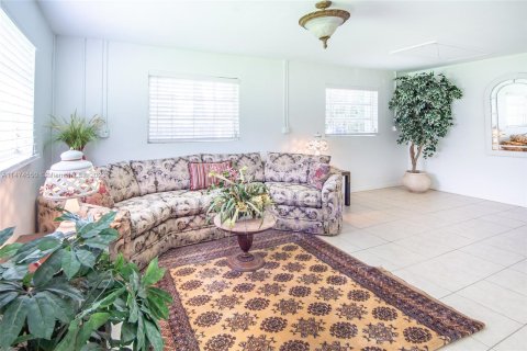 Casa en venta en Homestead, Florida, 5 dormitorios, 250.46 m2 № 784760 - foto 19