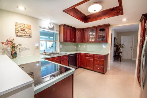 Casa en venta en Homestead, Florida, 5 dormitorios, 250.46 m2 № 784760 - foto 9