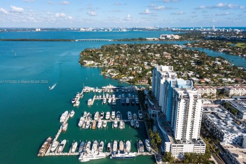 Condominio en venta en Miami Beach, Florida, 1 dormitorio, 76.18 m2 № 1142113 - foto 3