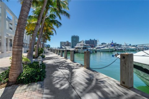 Condominio en venta en Miami Beach, Florida, 1 dormitorio, 76.18 m2 № 1142113 - foto 14