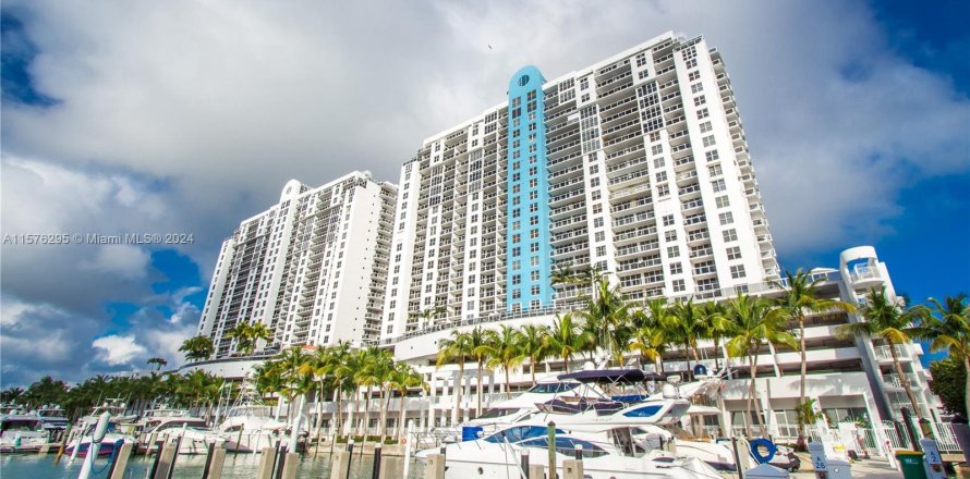 Condo à Miami Beach, Floride, 1 chambre  № 1142113