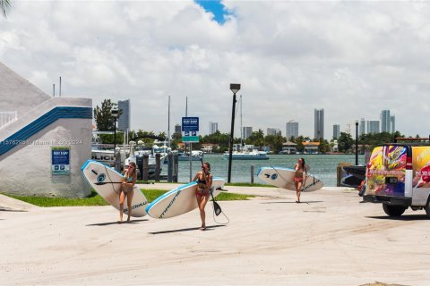 Condo in Miami Beach, Florida, 1 bedroom  № 1142113 - photo 26