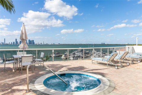 Condo in Miami Beach, Florida, 1 bedroom  № 1142113 - photo 11