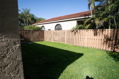 House in Cooper City, Florida 3 bedrooms, 180.42 sq.m. № 1142023 - photo 21