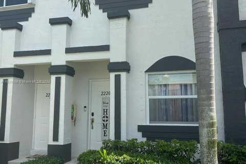 Townhouse in Homestead, Florida 3 bedrooms, 134.89 sq.m. № 1291478 - photo 1