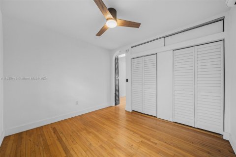 Condo in Miami Beach, Florida, 1 bedroom  № 1291243 - photo 11