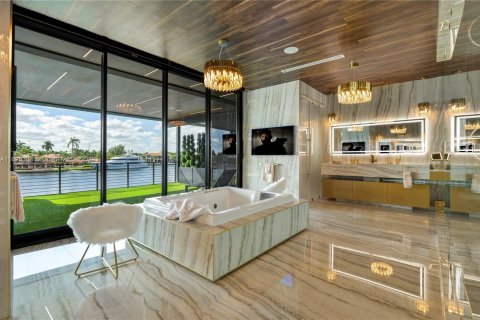 Villa ou maison à vendre à Fort Lauderdale, Floride: 6 chambres, 1097.36 m2 № 1280821 - photo 25