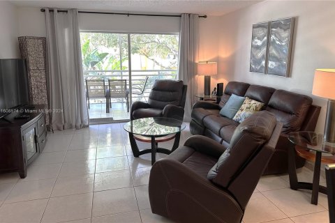 Copropriété à louer à Sunny Isles Beach, Floride: 2 chambres, 123.56 m2 № 1230801 - photo 6