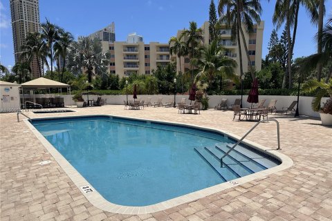 Copropriété à louer à Sunny Isles Beach, Floride: 2 chambres, 123.56 m2 № 1230801 - photo 24