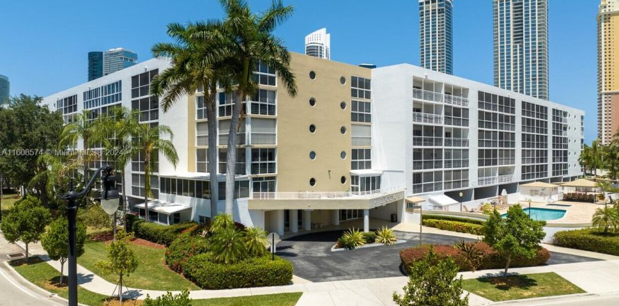 Condominio en Sunny Isles Beach, Florida, 2 dormitorios  № 1230801