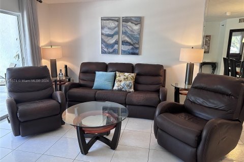 Condo in Sunny Isles Beach, Florida, 2 bedrooms  № 1230801 - photo 5