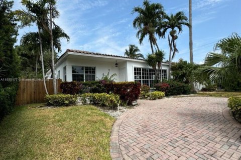 Villa ou maison à vendre à Surfside, Floride: 3 chambres № 1184253 - photo 26