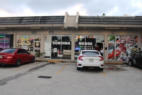 Propiedad comercial en venta en Miami, Florida № 851200 - foto 26