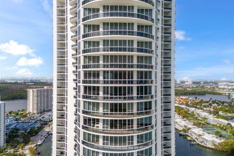 Condominio en venta en Sunny Isles Beach, Florida, 3 dormitorios, 257.15 m2 № 961282 - foto 7