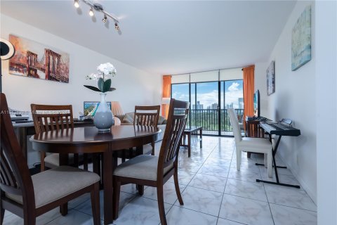 Condominio en venta en Aventura, Florida, 1 dormitorio, 84.82 m2 № 1236352 - foto 17