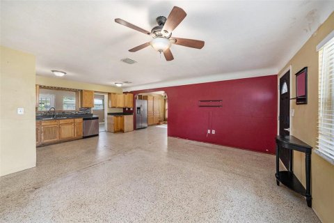 Casa en venta en Kenneth City, Florida, 3 dormitorios, 124.77 m2 № 1339201 - foto 5