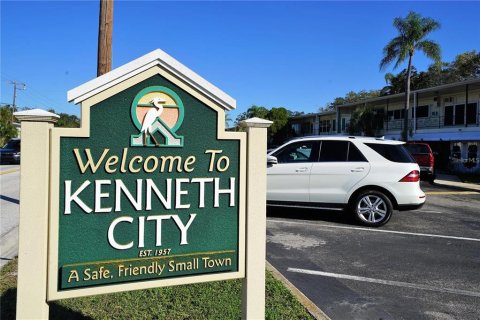 Condo in Kenneth City, Florida, 1 bedroom  № 1266332 - photo 21