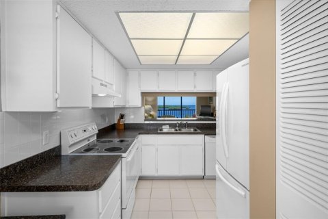 Condo in Port Richey, Florida, 2 bedrooms  № 1266333 - photo 23