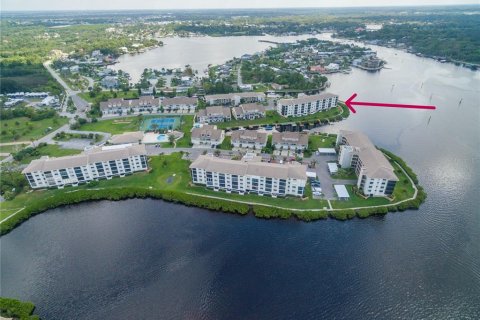 Condominio en venta en Port Richey, Florida, 2 dormitorios, 95.22 m2 № 1266333 - foto 4