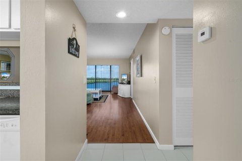 Condo in Port Richey, Florida, 2 bedrooms  № 1266333 - photo 12