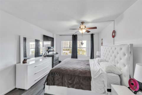 Condo in Fort Lauderdale, Florida, 1 bedroom  № 1005433 - photo 26