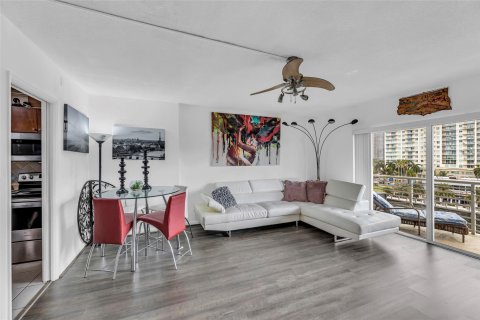 Condo in Fort Lauderdale, Florida, 1 bedroom  № 1005433 - photo 23