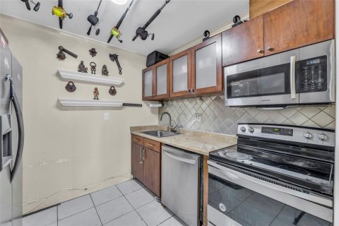 Condo in Fort Lauderdale, Florida, 1 bedroom  № 1005433 - photo 19