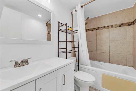 Condo in Fort Lauderdale, Florida, 1 bedroom  № 1005433 - photo 21