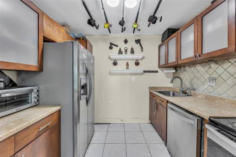 Condo in Fort Lauderdale, Florida, 1 bedroom  № 1005433 - photo 20