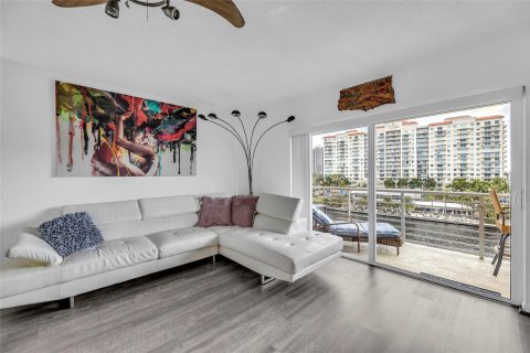 Condo in Fort Lauderdale, Florida, 1 bedroom  № 1005433 - photo 24