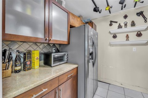 Condo in Fort Lauderdale, Florida, 1 bedroom  № 1005433 - photo 18