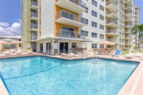 Condo in Fort Lauderdale, Florida, 1 bedroom  № 1005433 - photo 6