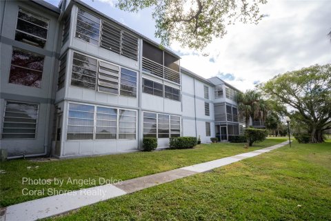 Condominio en venta en Tamarac, Florida, 2 dormitorios, 111.48 m2 № 1005018 - foto 7