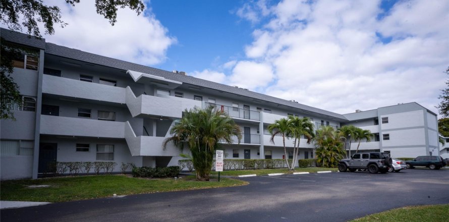 Condo in Tamarac, Florida, 2 bedrooms  № 1005018