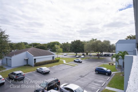 Condominio en venta en Tamarac, Florida, 2 dormitorios, 111.48 m2 № 1005018 - foto 6