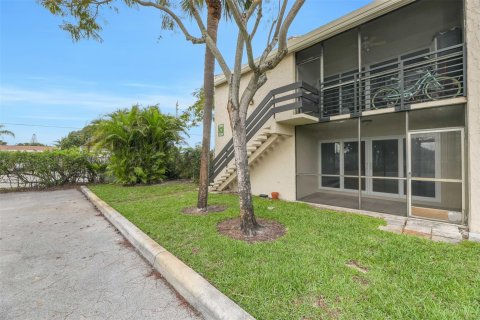 Condo in Oakland Park, Florida, 3 bedrooms  № 977019 - photo 16