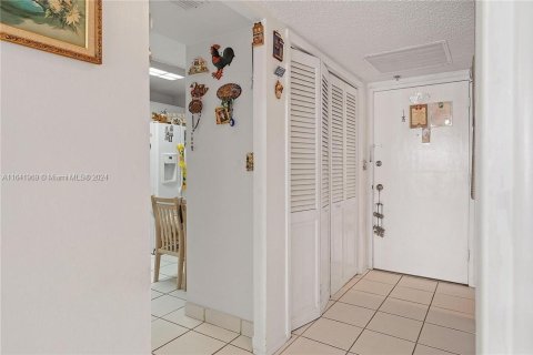 Condominio en venta en Miami Beach, Florida, 1 dormitorio, 98.76 m2 № 1321697 - foto 14