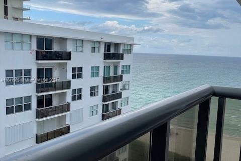 Condominio en venta en Miami Beach, Florida, 1 dormitorio, 98.76 m2 № 1321697 - foto 19