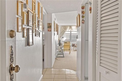 Condominio en venta en Miami Beach, Florida, 1 dormitorio, 98.76 m2 № 1321697 - foto 16