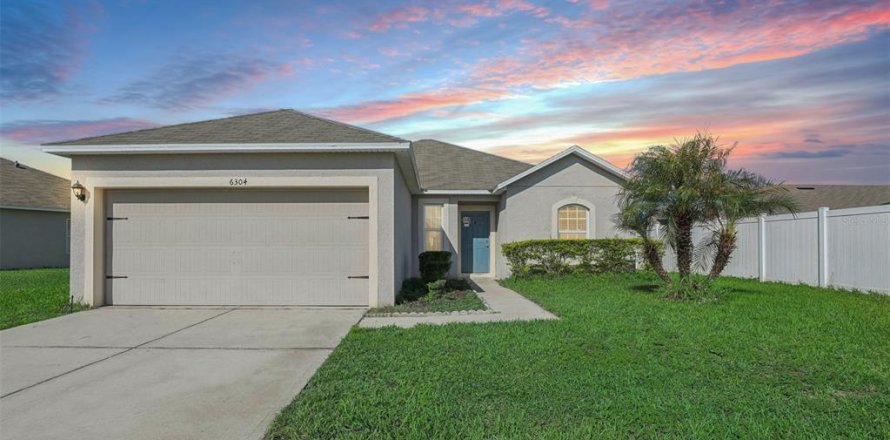 House in Winter Haven, Florida 3 bedrooms, 147.9 sq.m. № 1382153