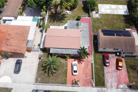 Villa ou maison à vendre à Hialeah, Floride: 3 chambres, 110.09 m2 № 1295132 - photo 4