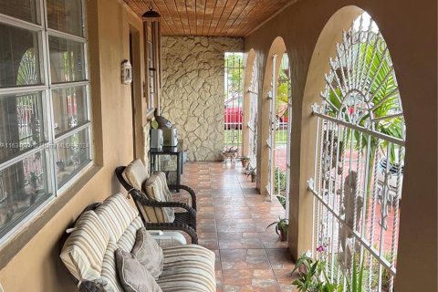 Casa en venta en Hialeah, Florida, 3 dormitorios, 110.09 m2 № 1295132 - foto 22