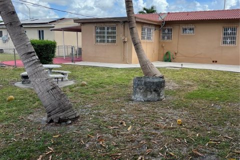 House in Hialeah, Florida 3 bedrooms, 110.09 sq.m. № 1295132 - photo 16