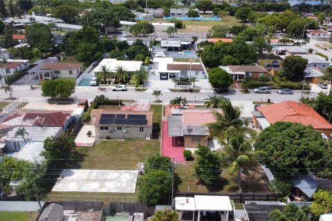 Casa en venta en Hialeah, Florida, 3 dormitorios, 110.09 m2 № 1295132 - foto 7