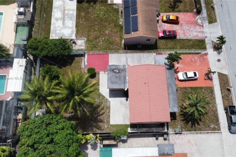 Casa en venta en Hialeah, Florida, 3 dormitorios, 110.09 m2 № 1295132 - foto 5