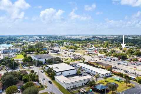 Immobilier commercial à vendre à Opa-locka, Floride № 1294676 - photo 7