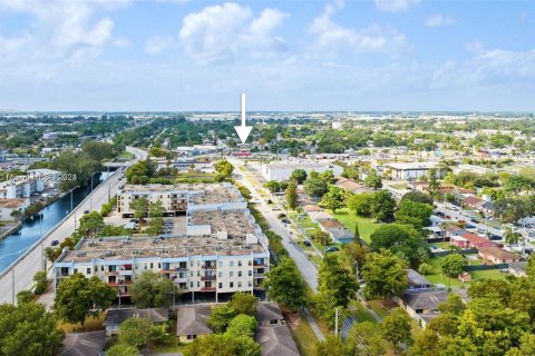 Immobilier commercial à vendre à Opa-locka, Floride № 1294676 - photo 4