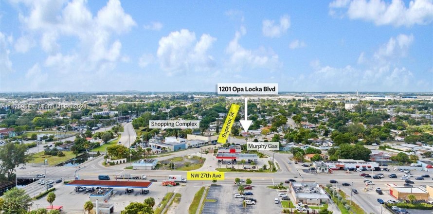 Commercial property in Opa-locka, Florida № 1294676