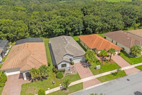 Villa ou maison à vendre à Kissimmee, Floride: 4 chambres, 224.82 m2 № 1342591 - photo 4