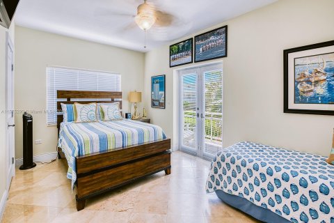 Casa en venta en Key Largo, Florida, 6 dormitorios, 444.07 m2 № 1141864 - foto 23